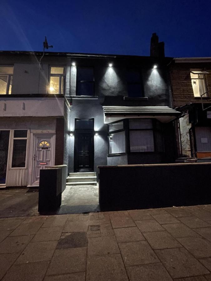 Lovely 2-Bed Apartment In Blackpool Secret House Экстерьер фото